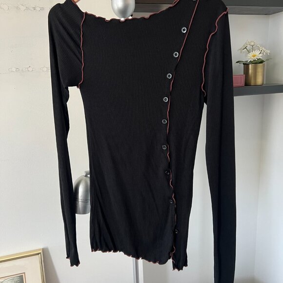 Flare Up Asymmetrical off-shoulder top (XS/S) - Picture 2 of 4